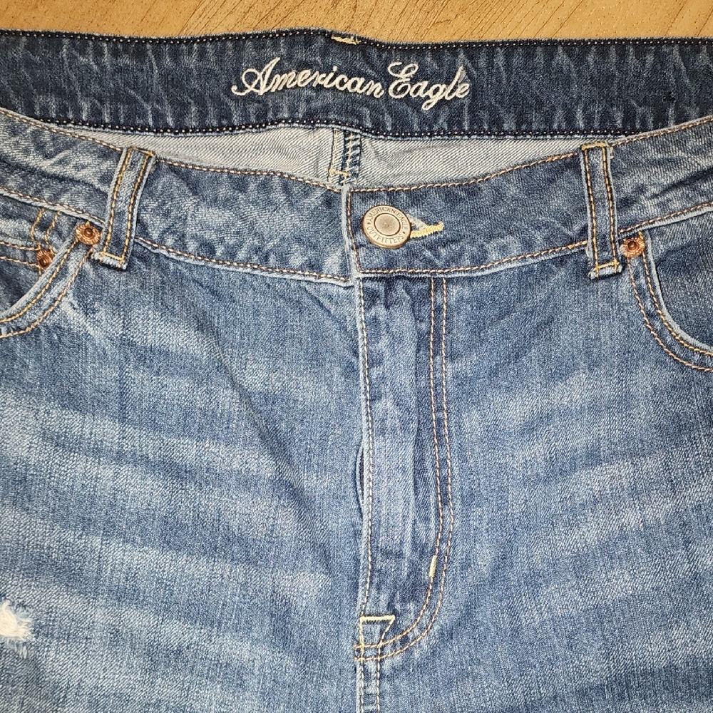 American Eagle Distressed Medium Wash Jean Shorts with Raw Edge - Picture 2 of 8